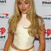 Sabrina Carpenter голая #2232
