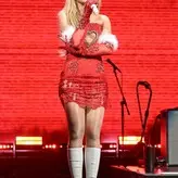 Sabrina Carpenter голая #2250