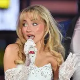 Sabrina Carpenter голая #2302