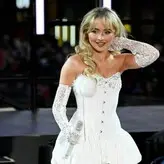 Sabrina Carpenter голая #2322