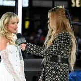 Sabrina Carpenter голая #2326