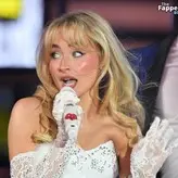 Sabrina Carpenter голая #2349