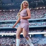 Sabrina Carpenter голая #2413