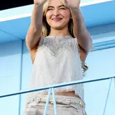Sabrina Carpenter голая #2569