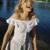 Sabrina Carpenter голая #2576