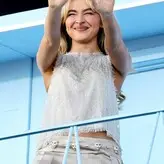 Sabrina Carpenter голая #2583