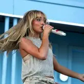 Sabrina Carpenter голая #2595
