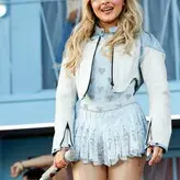 Sabrina Carpenter голая #2618