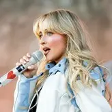 Sabrina Carpenter голая #2625