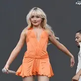 Sabrina Carpenter голая #2670