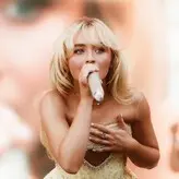 Sabrina Carpenter голая #2696