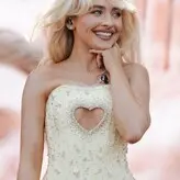 Sabrina Carpenter голая #2701