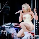 Sabrina Carpenter голая #2718