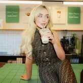 Sabrina Carpenter голая #2757