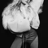 Sabrina Carpenter голая #2809
