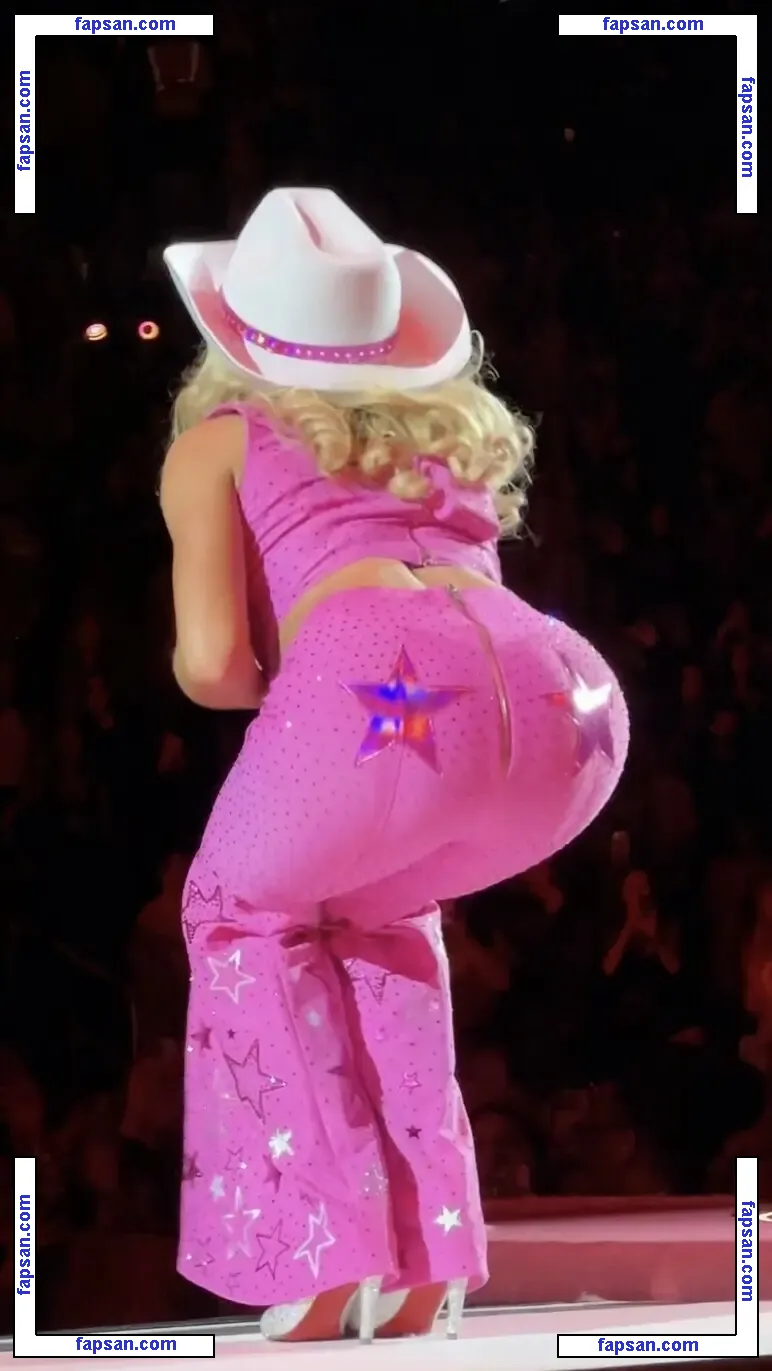 Sabrina Carpenter nude photo #3982 from OnlyFans