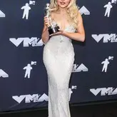 Sabrina Carpenter nude #3031