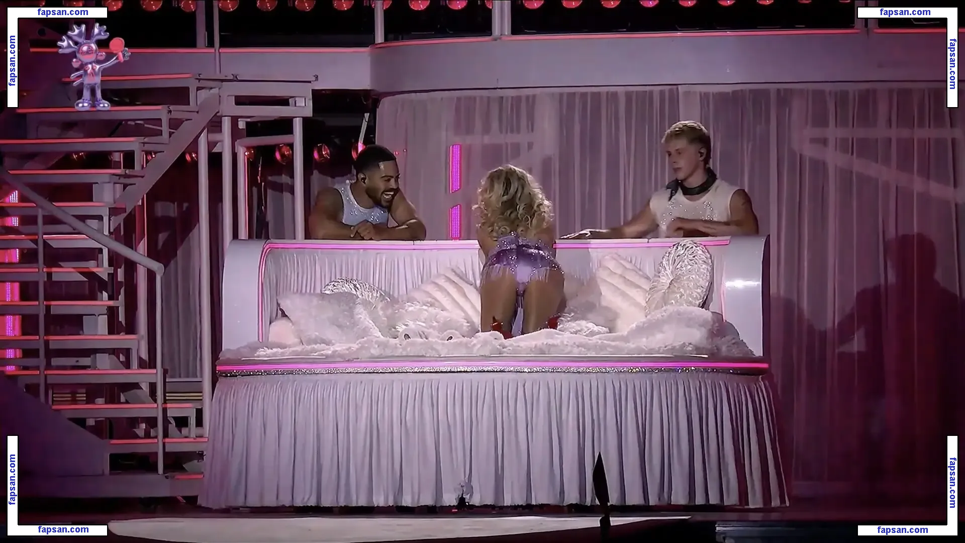 Sabrina Carpenter nude photo #4344 from OnlyFans