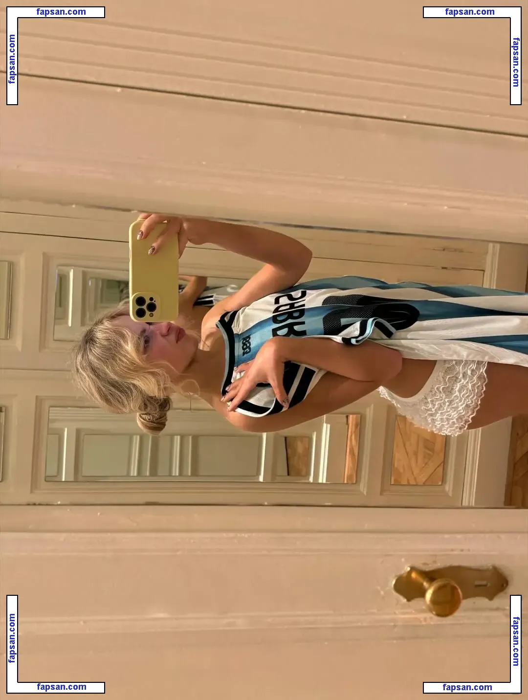 Sabrina Carpenter nude photo #4370 from OnlyFans