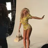 Sabrina Carpenter голая #4099