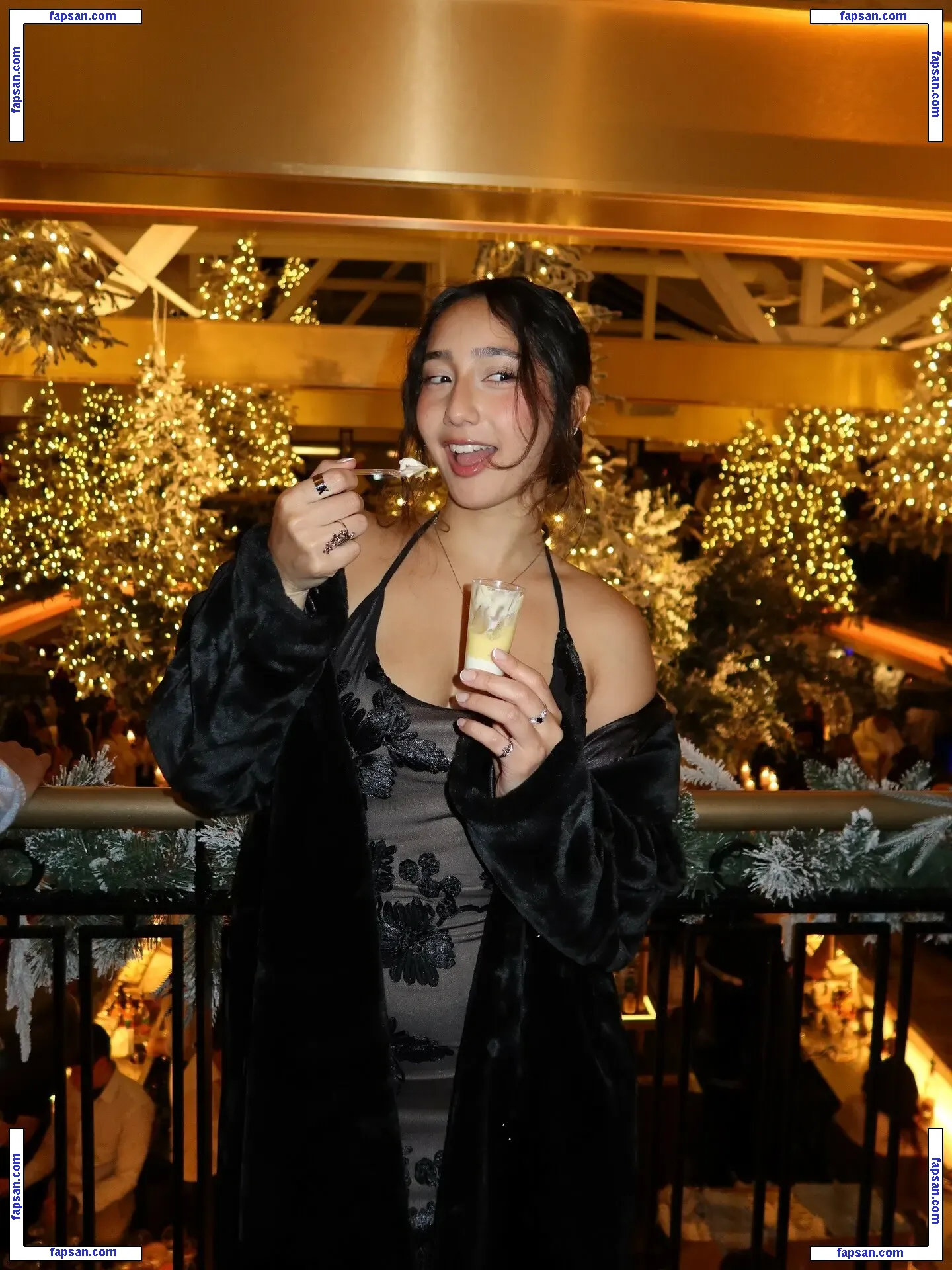 Sabrina Pezeshkian голая фото #0246 с Онлифанс