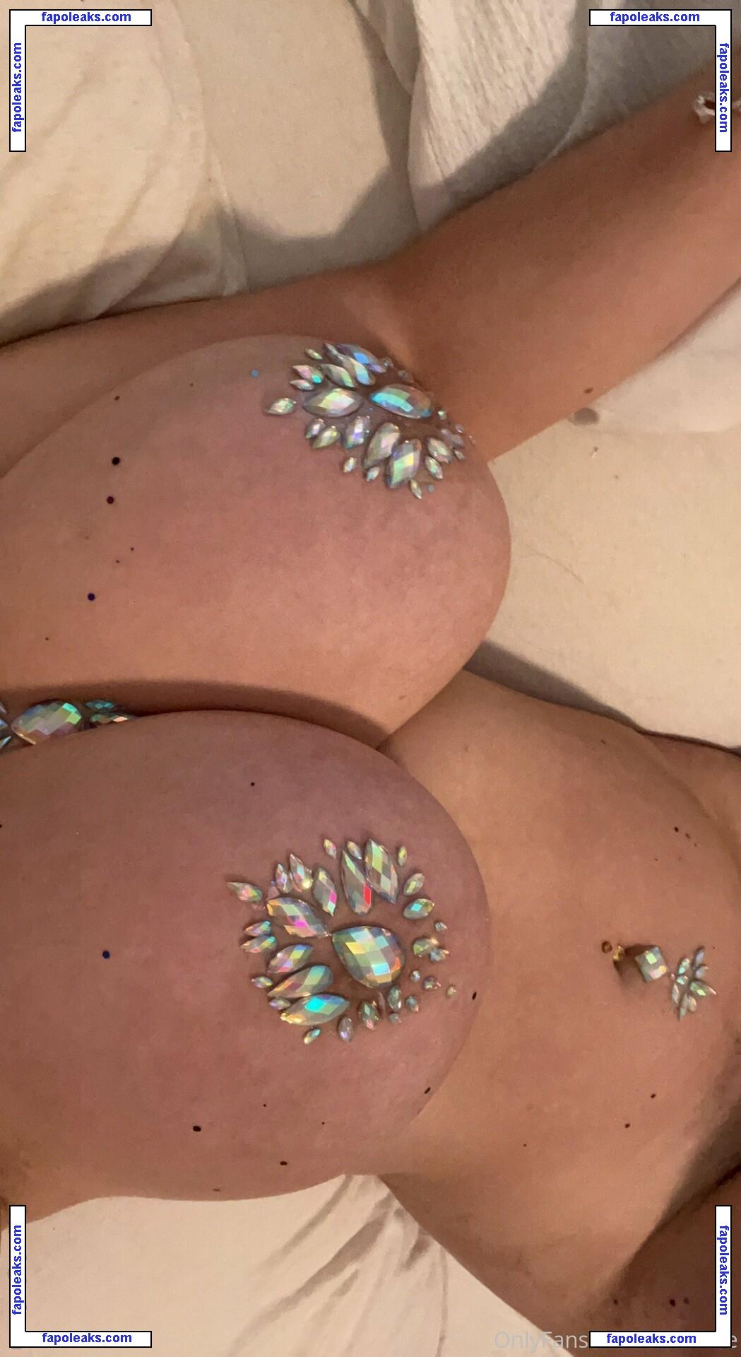 Sadhoetarius / Joelleleilani / Lanilovee nude photo #0030 from OnlyFans