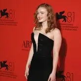 Sadie Sink голая #0855