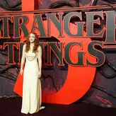 Sadie Sink голая #1004