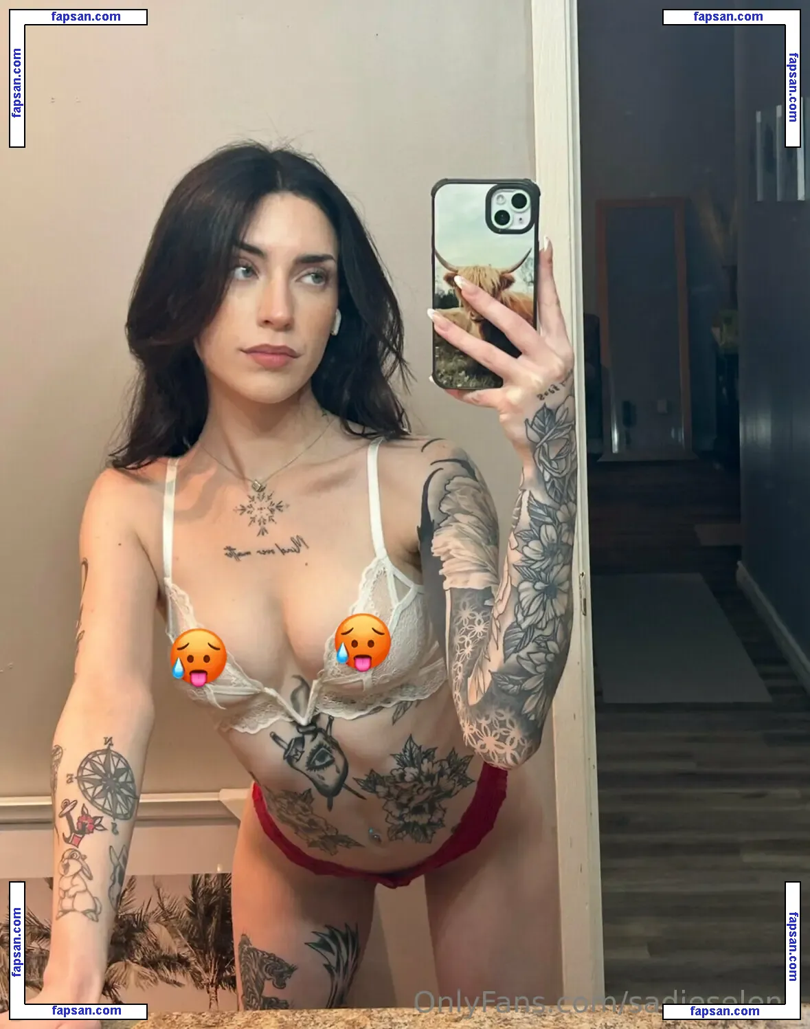 sadieselena nude photo #0004 from OnlyFans