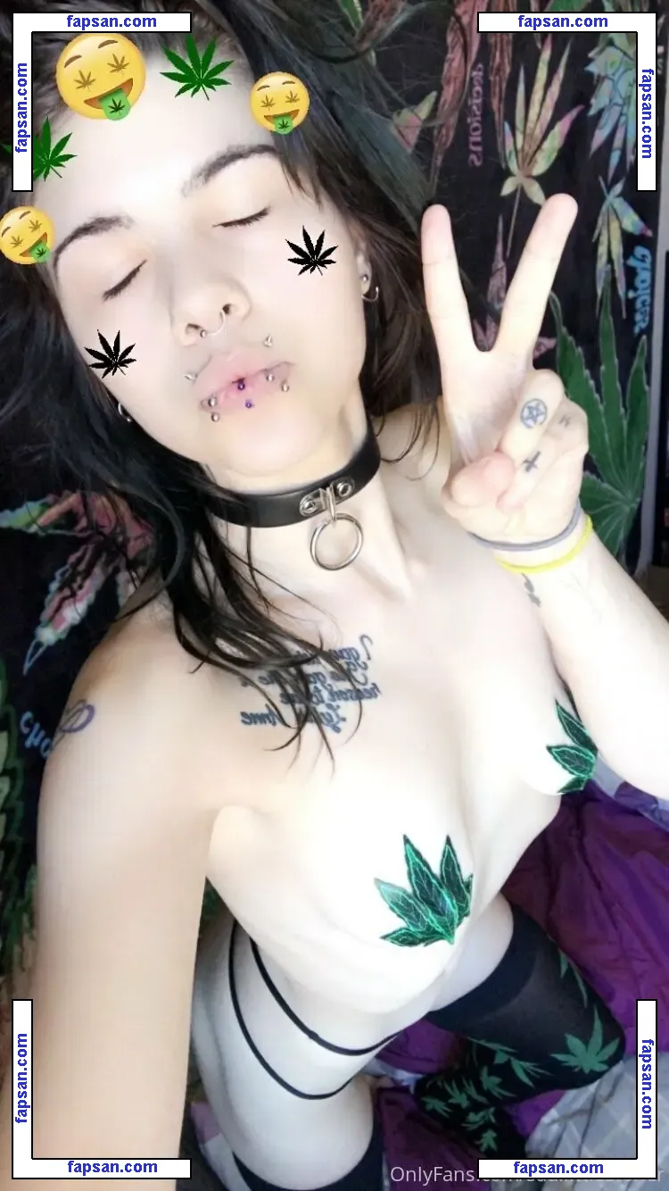 sadliittlestoner nude photo #0019 from OnlyFans