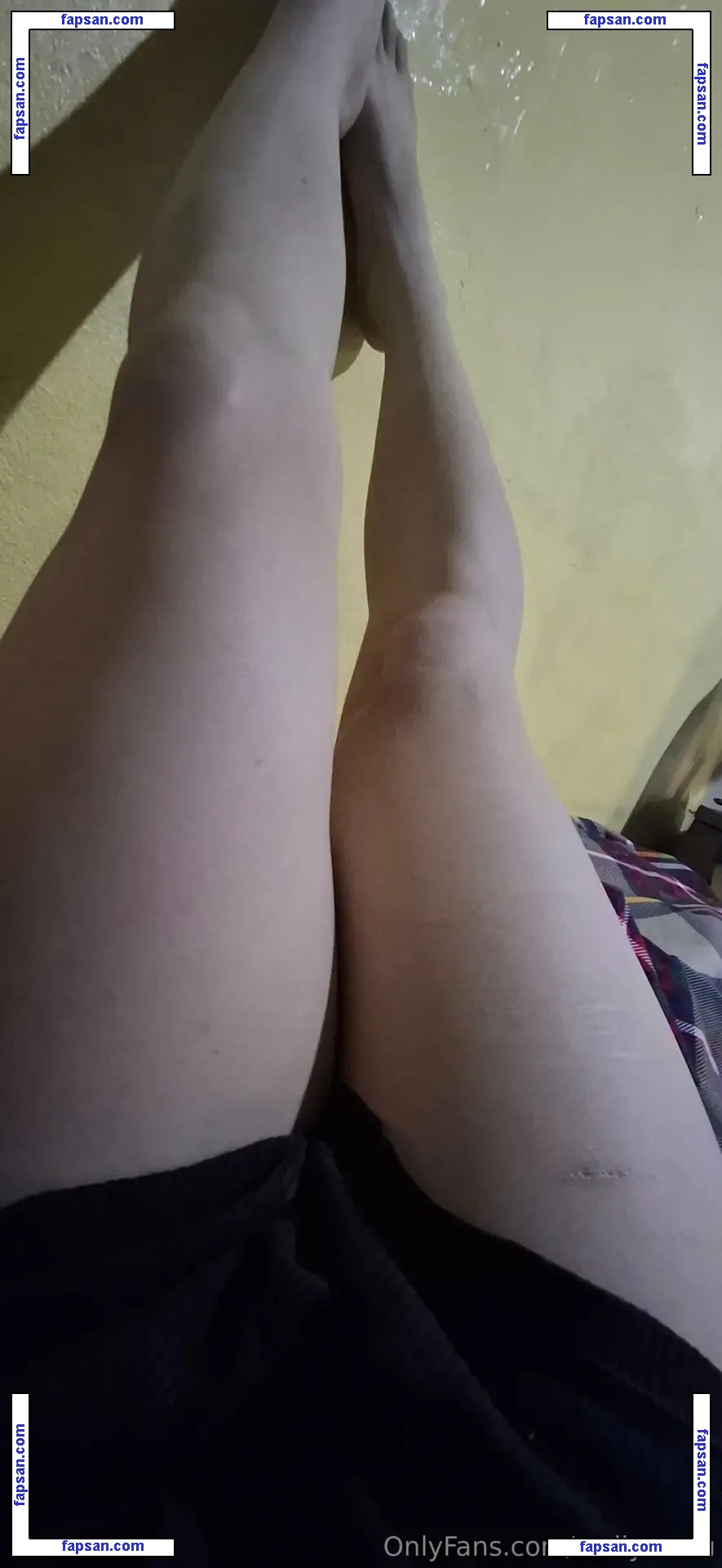 sadlynuwu nude photo #0009 from OnlyFans