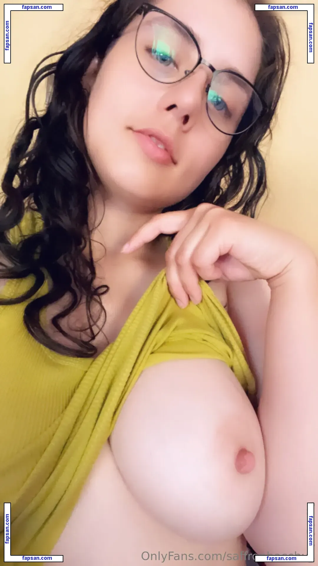 Saffron Bacchus nude photo #0021 from OnlyFans