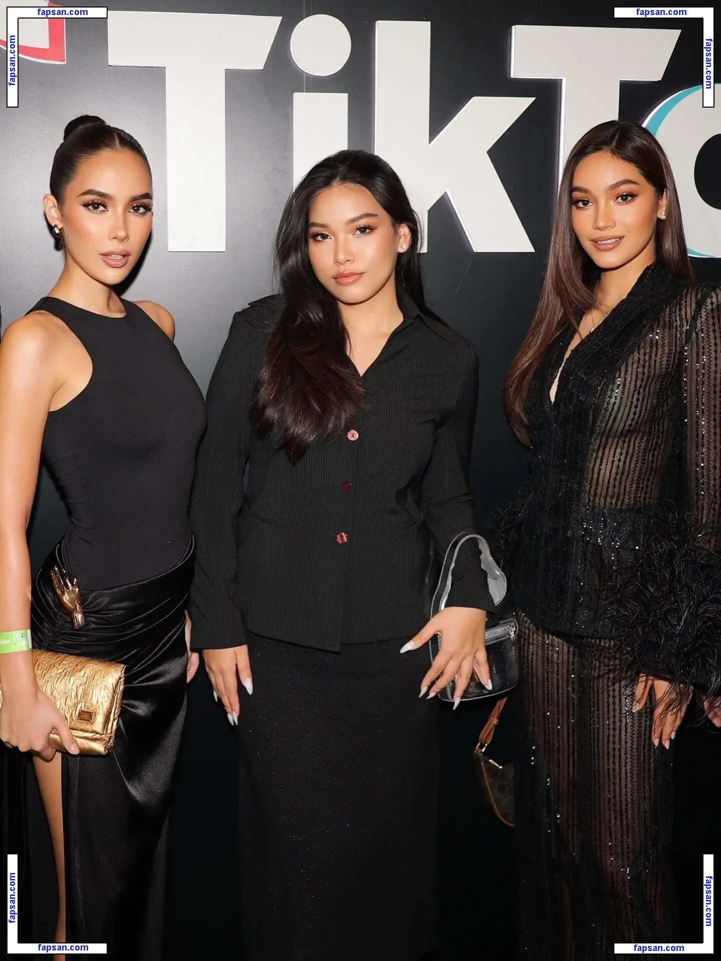 Saffron Maya Snook голая фото #0008 с Онлифанс