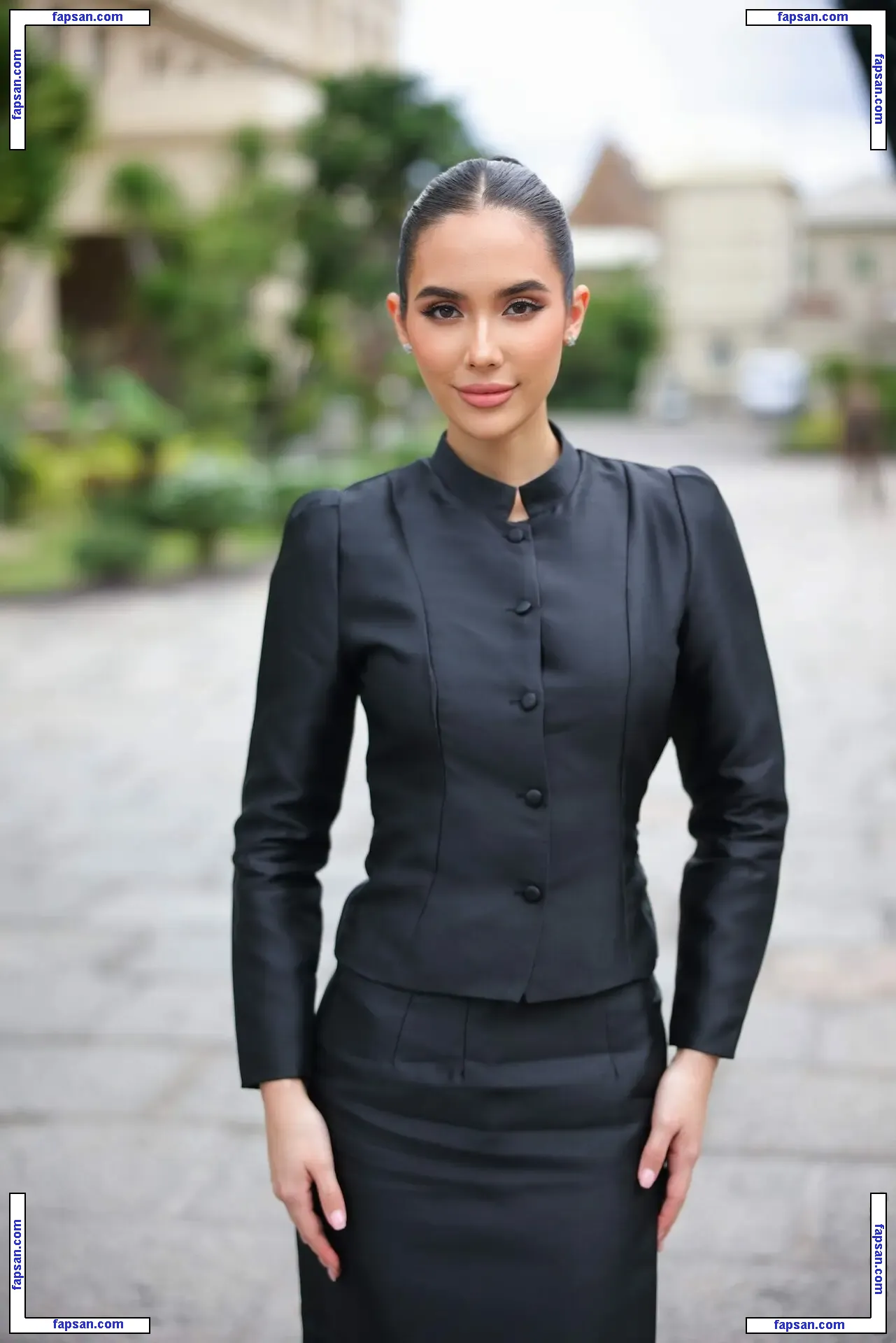 Saffron Maya Snook голая фото #0014 с Онлифанс