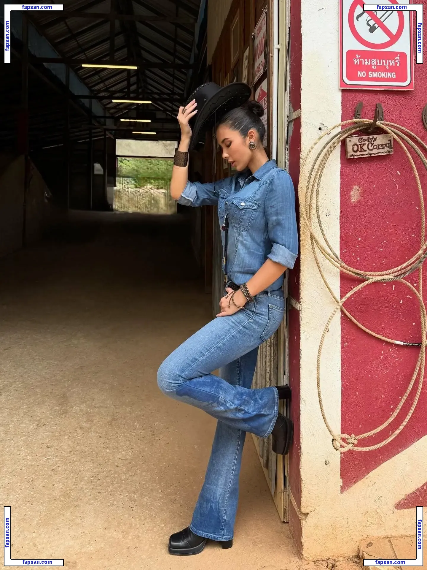 Saffron Maya Snook голая фото #0015 с Онлифанс