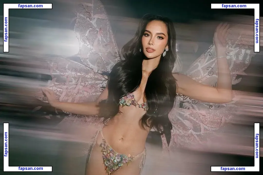 Saffron Maya Snook голая фото #0021 с Онлифанс