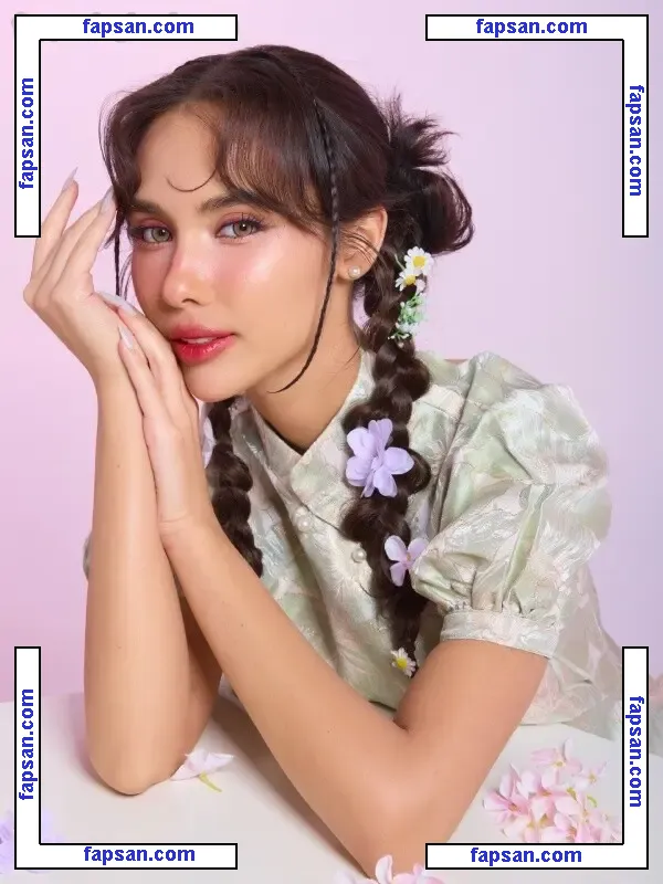 Saffron Maya Snook nude photo #0043 from OnlyFans