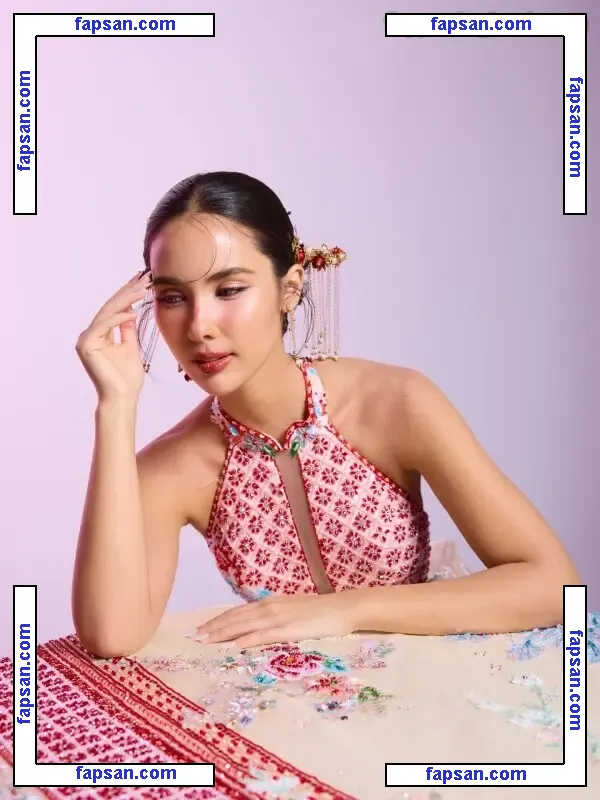 Saffron Maya Snook nude photo #0046 from OnlyFans