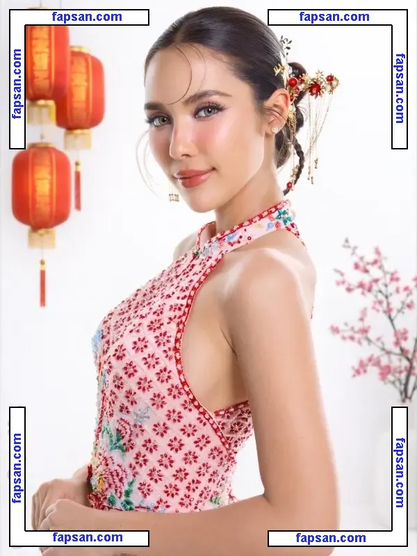 Saffron Maya Snook nude photo #0051 from OnlyFans