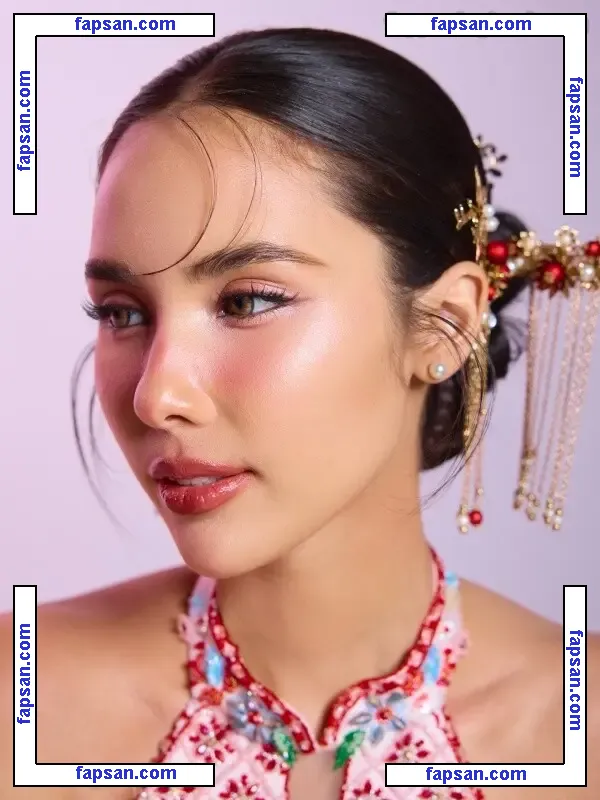 Saffron Maya Snook nude photo #0068 from OnlyFans