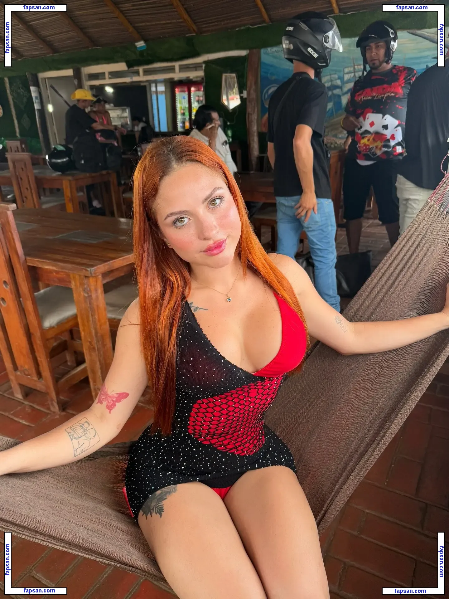 Sahara Perez голая фото #0014 с Онлифанс