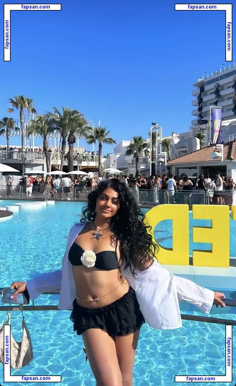 Sahiti Sahasrara nude photo #0008 from OnlyFans