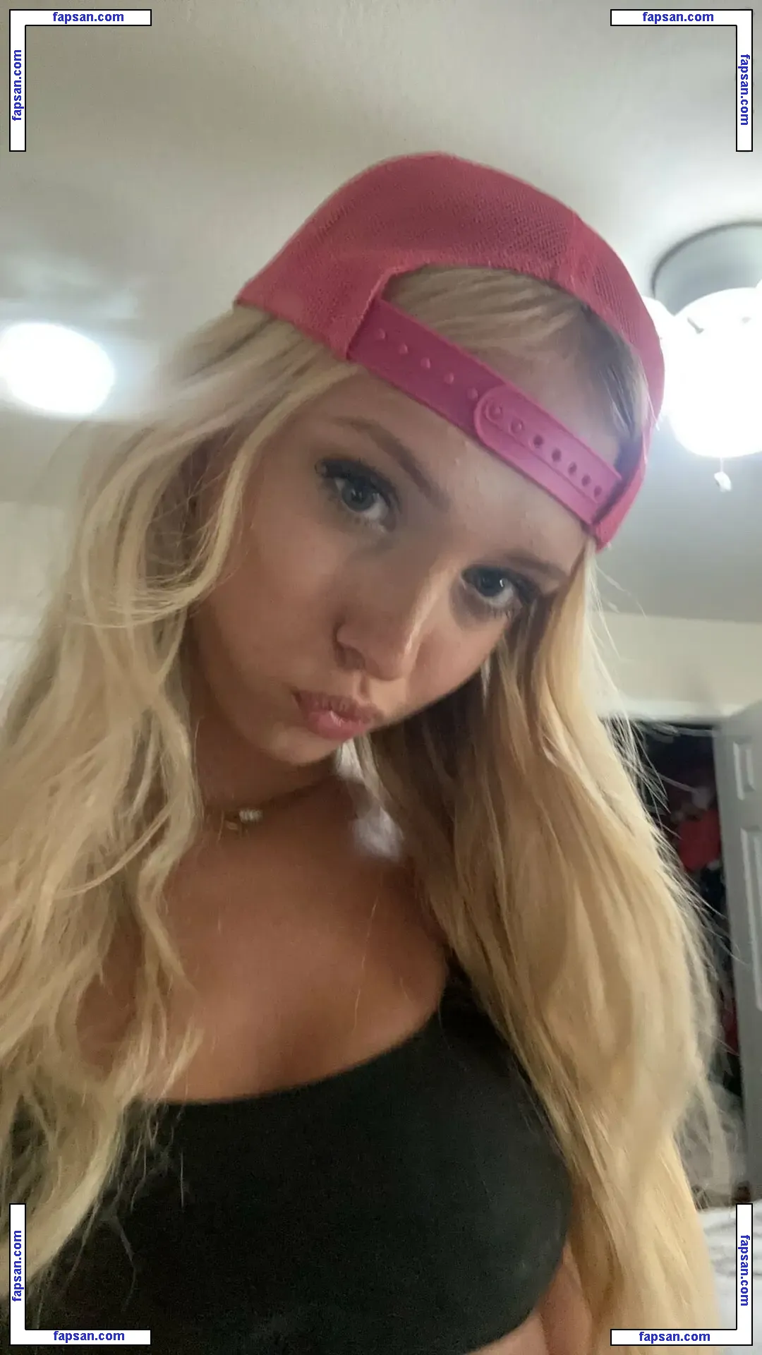 saigeleander nude photo #0003 from OnlyFans