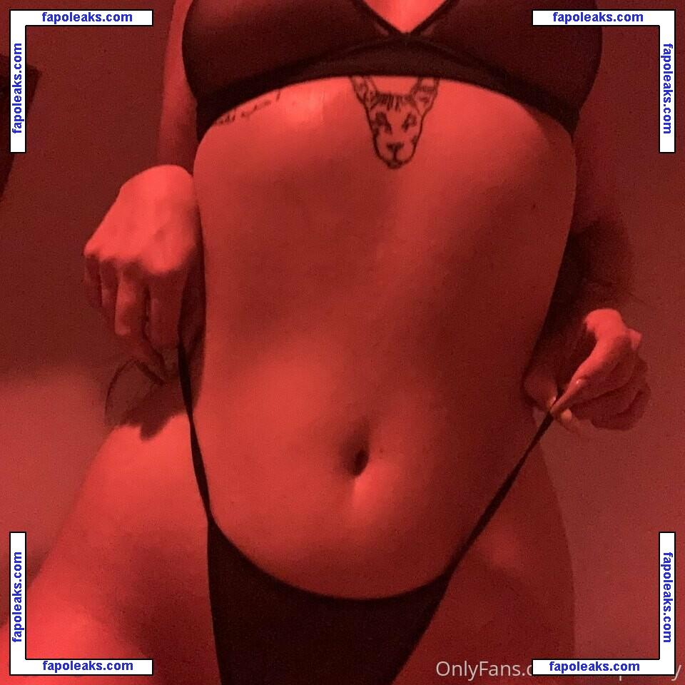 Saintpussey / sacred_vagina nude photo #0005 from OnlyFans