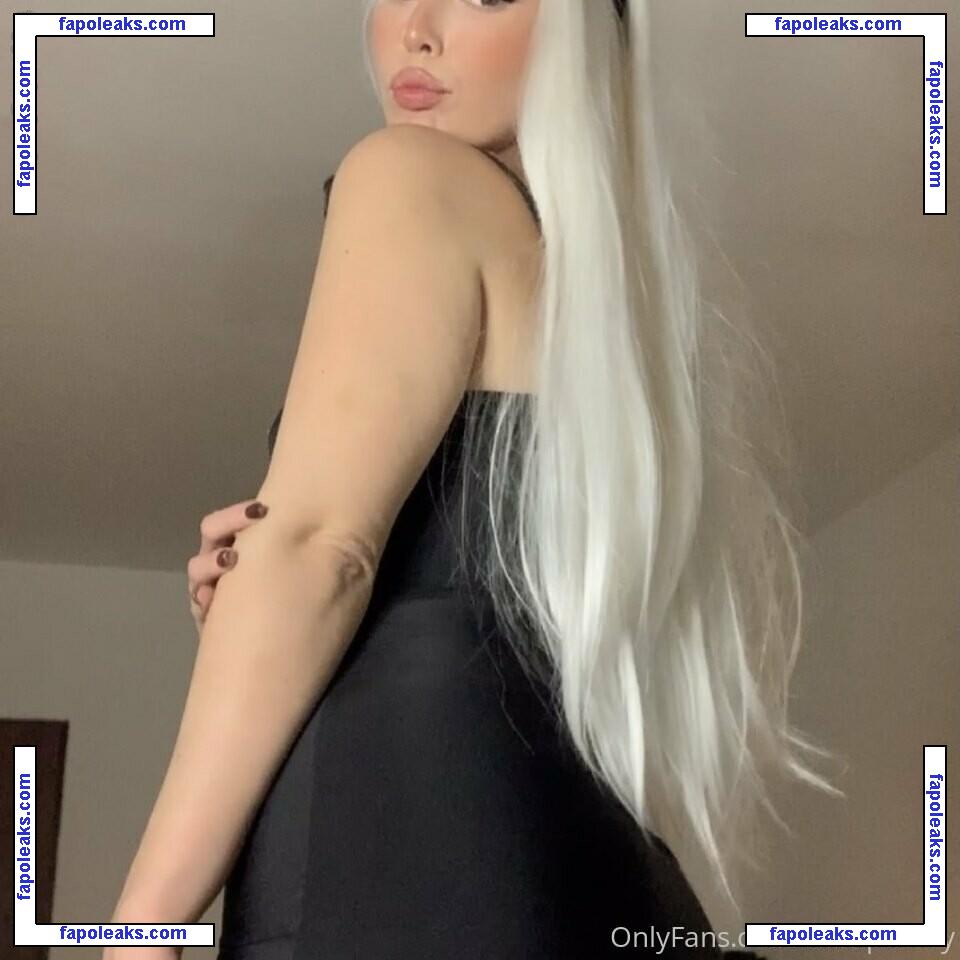 Saintpussey / sacred_vagina nude photo #0008 from OnlyFans
