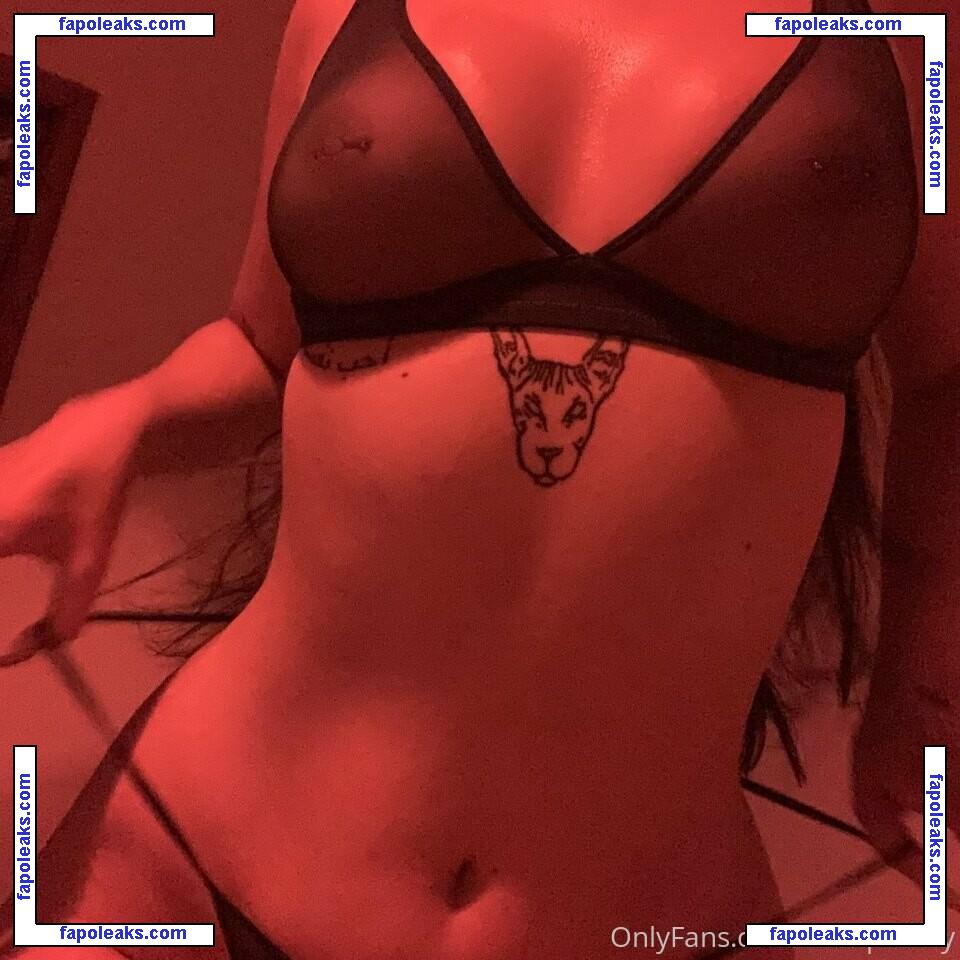 Saintpussey / sacred_vagina nude photo #0010 from OnlyFans