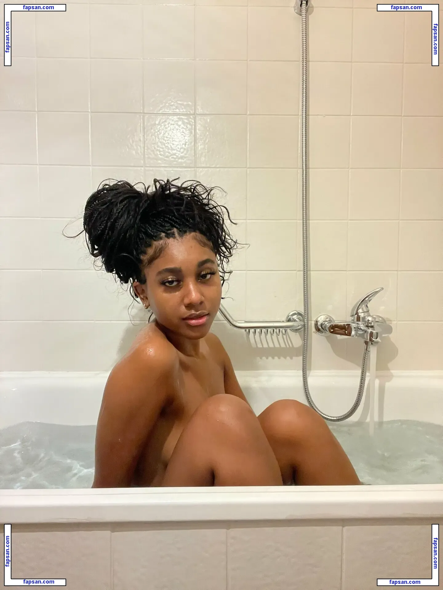 saintziya голая фото #0012 с Онлифанс