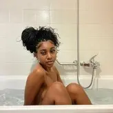 saintziya голая #0012