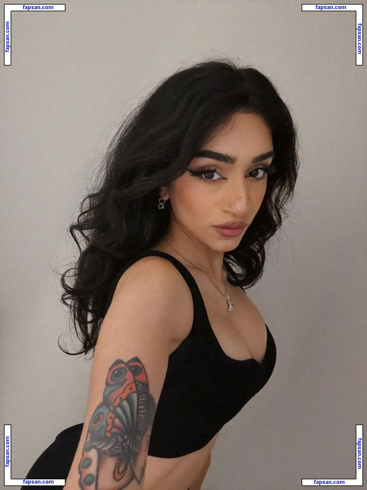 Saira Rose / sairaspooks голая фото #0001 с Онлифанс