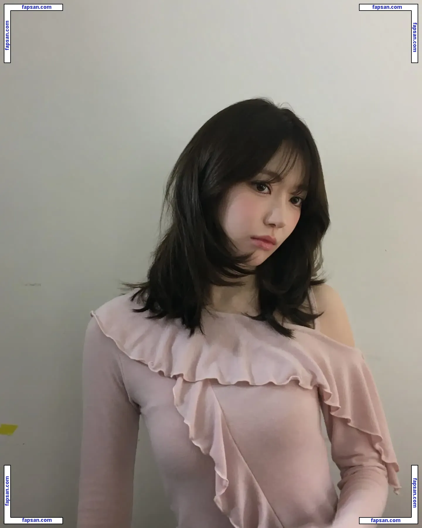 Sakura Miyawaki 宮脇 咲良 nude photo #0013 from OnlyFans